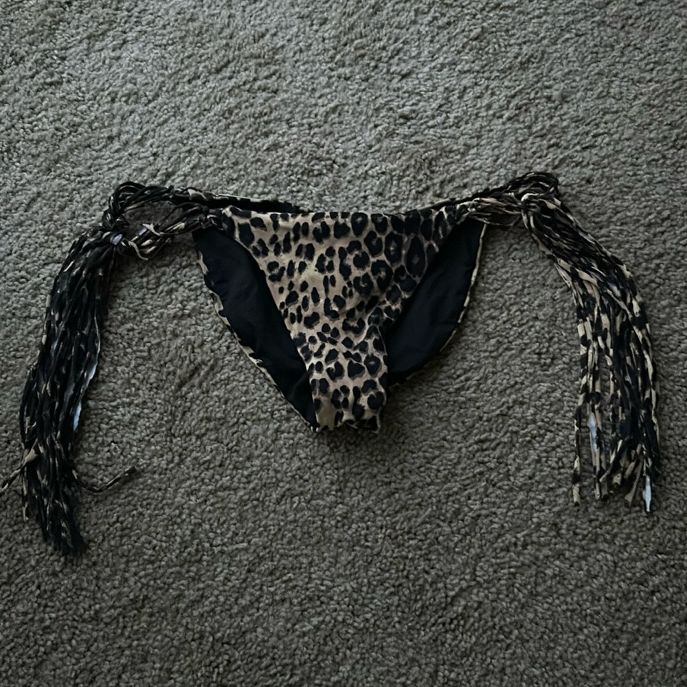 Billabong Leopard Print Size Small Scrunch Bum Bi… - image 1